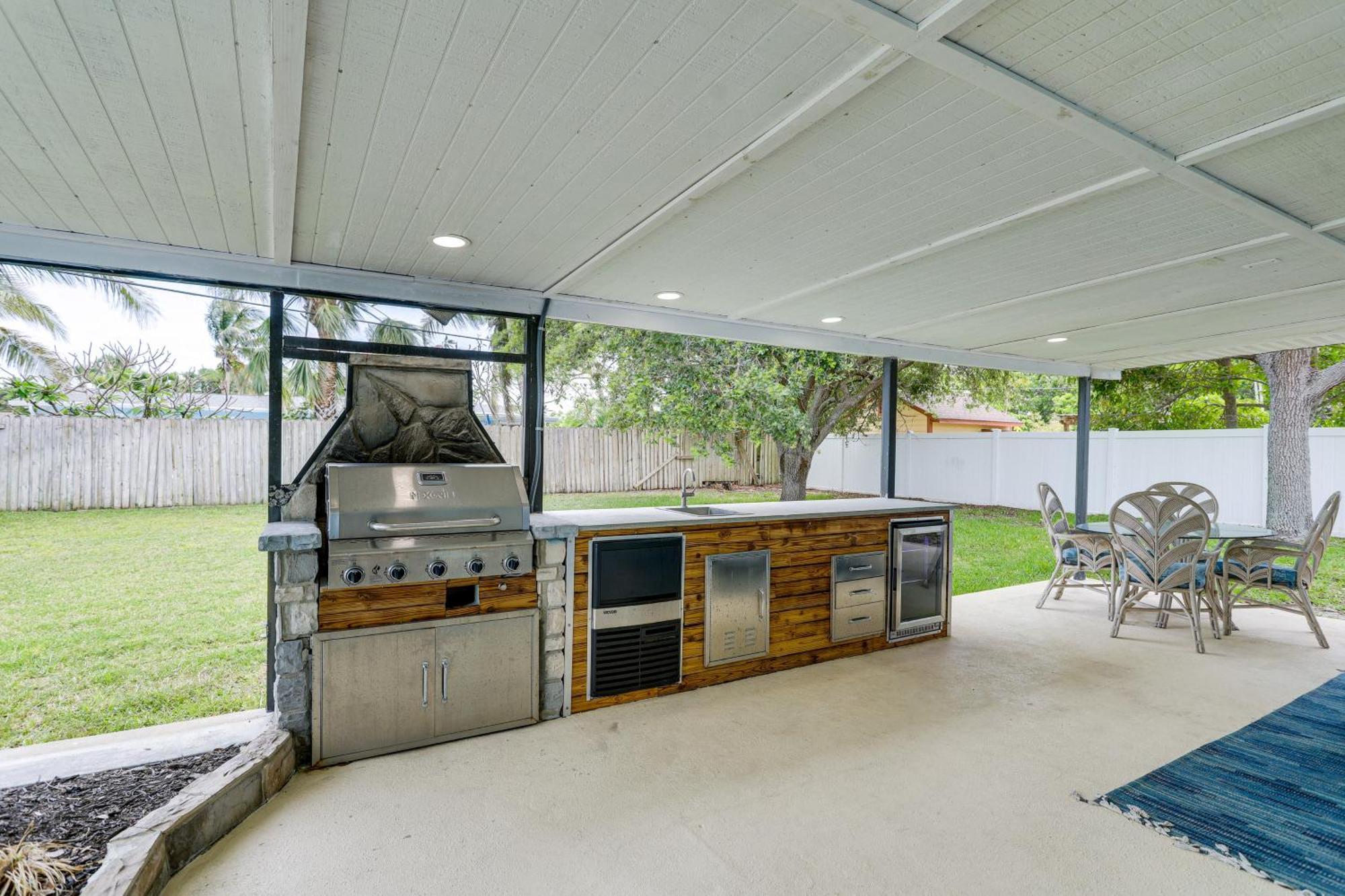 Pet-Friendly Cocoa Beach Home Walk To Beach! Ngoại thất bức ảnh